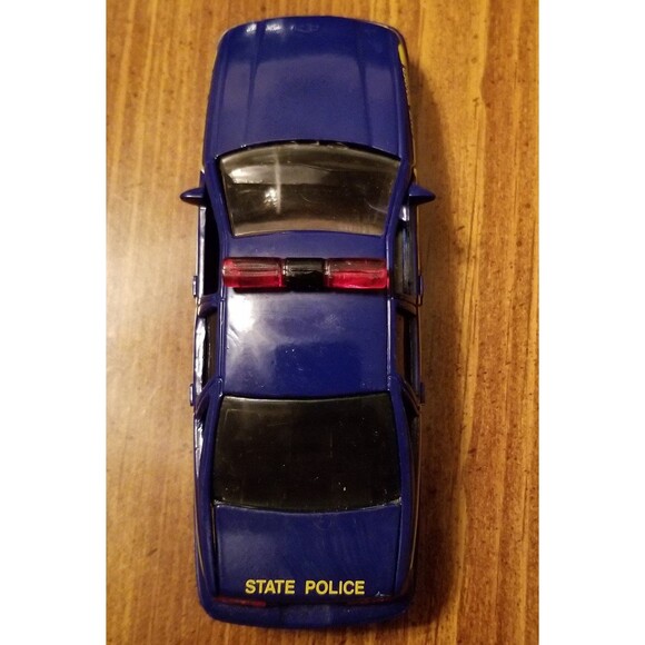 New York State Police Road Champs die cast police car 1:43 scale - Picture 5 of 8